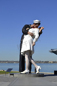 艾弗森摄影照片_水手亲吻护士雕像图片