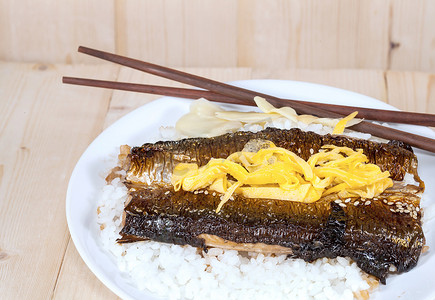 糌粑三麻鱼烧饭