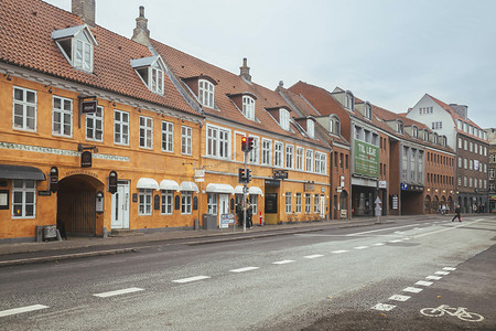 公寓招牌摄影照片_2021年10月，丹麦奥尔堡：美丽的斯堪的纳维亚建筑
