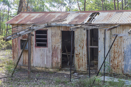 澳大利亚瓦勒迈国家公园的一座破旧建筑