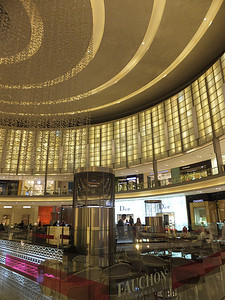 阿联酋迪拜迪拜购物中心 440,000 平方英尺的时尚大道