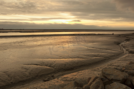 圣米歇尔摄影照片_法国诺曼底勒蒙圣米歇尔湾的日落