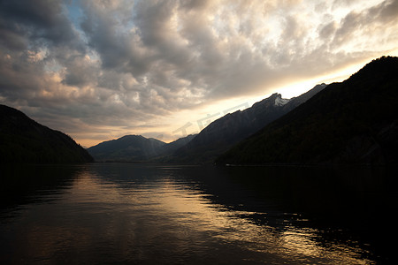 阿尔卑斯湖，自然色彩
