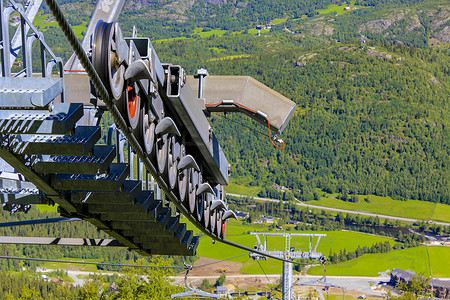 挪威滑雪缆车全景，维肯海姆塞达利斯的海姆塞达尔滑雪中心。