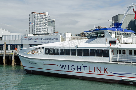Wightlink 客运双体船渡轮，朴茨茅斯
