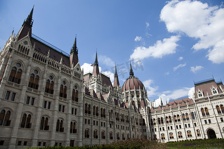 议会大厦在布达佩斯，匈牙利