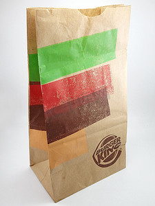 牛皮纸袋摄影照片_菲律宾马尼拉的汉堡王牛皮纸袋