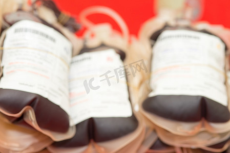 血浆袋摄影照片_散焦血液和血浆袋