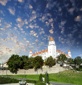 东欧的白色城堡