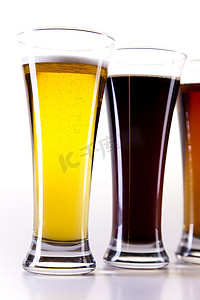 啤酒，明亮充满活力的酒精主题