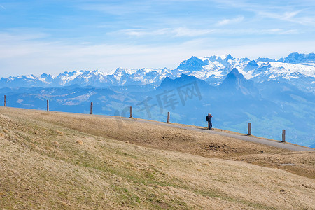 从瑞吉库尔姆 (瑞吉山山顶，女王) 美丽的景色阿尔卑斯山