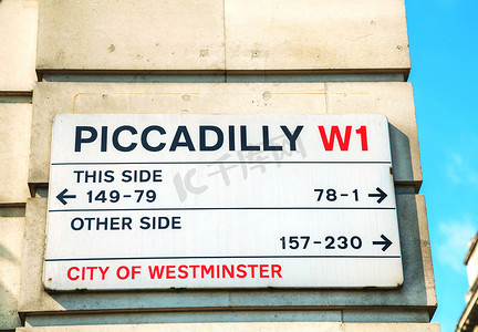 皮卡迪利街标志在伦敦，英国