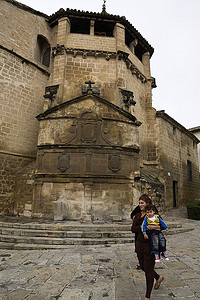 1月16日摄影照片_西班牙安达卢西亚哈恩省乌贝达圣保罗教堂的一侧