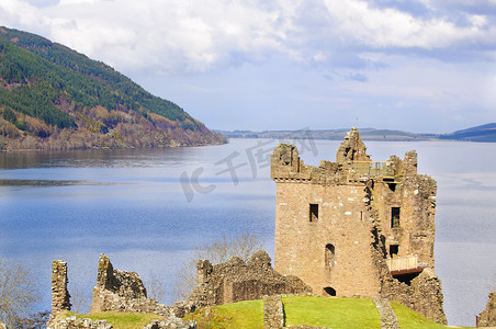苏格兰尼斯湖畔的厄克特城堡
