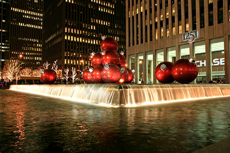 美国新年摄影照片_曼哈顿中城的圣诞装饰品
