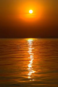 匈牙利巴拉顿湖的日出，长时间曝光