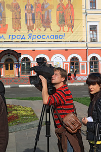 俄罗斯雅罗斯拉夫尔市-9 月 11 日：2010 年 9 月 11 日，俄罗斯雅罗斯拉夫尔市千年庆典。镇街上的运营商。