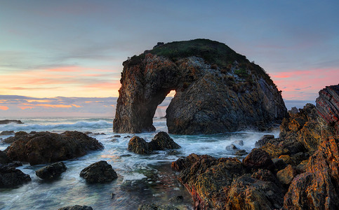 风化岩摄影照片_马头岩 Bermagui