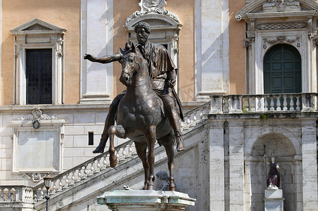 雕像马可奥雷里奥在罗马，意大利