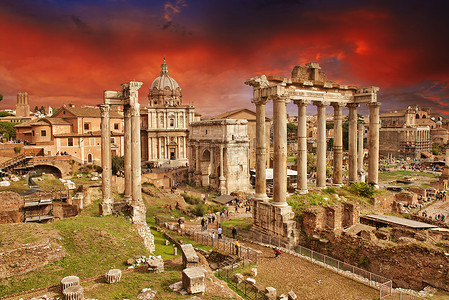 罗马古迹上方的日落 - 帝国论坛