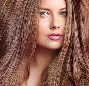 发型、美容和护发、长着天然棕色头发的美女、美发沙龙和护发的魅力肖像