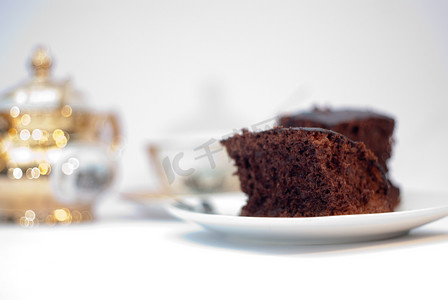 巧克力蛋糕蛋糕摄影照片_美味的自制巧克力蛋糕