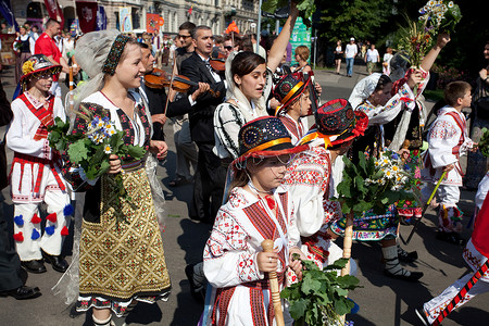 拉脱维亚青年歌舞节参加者游行