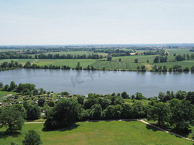 Donaustauf 的多瑙河景观