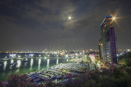 泰国夜景摄影照片_泰国芭堤雅湾夜景