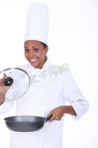 黑人妇女做饭