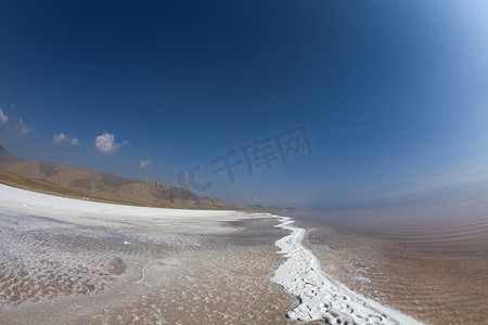 美妙的盐湖在伊朗