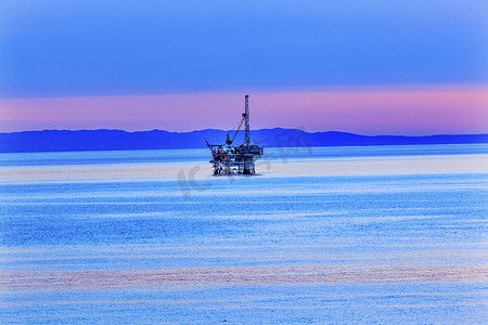 Eilwood Oil Well Platform Pacific Ocean 日落 Goleta California