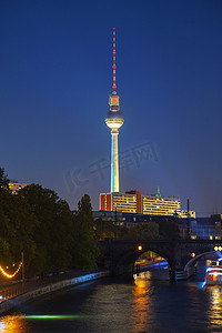 夜幕下的柏林电视塔