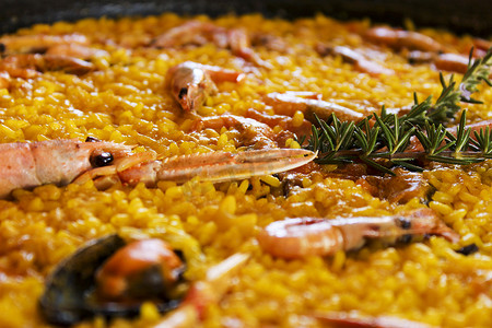 豌豆米摄影照片_来自西班牙南部的典型海鲜米