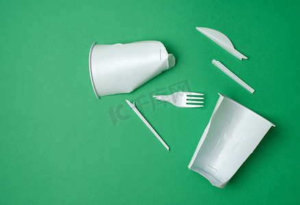 格力一次性餐具中的不可回收塑料垃圾