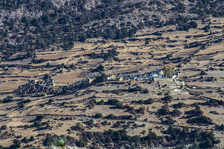 小山的地方村庄， Pisang， Napal