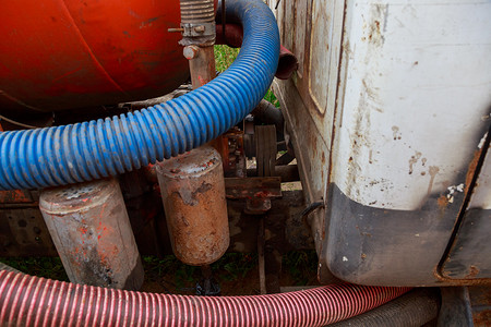 污水泵送机的管道。