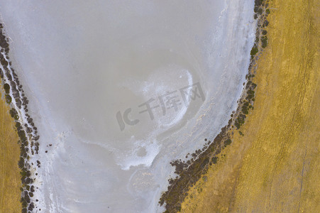 无人机线条摄影照片_澳大利亚地区受干旱影响的水库鸟瞰图