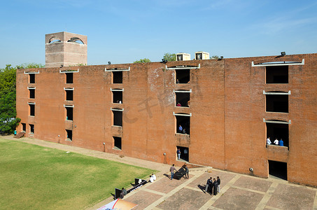 印度艾哈迈达巴德-2014 年 12 月 26 日：印度管理学院的亚洲大学生。