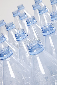 空塑料瓶的特写视图