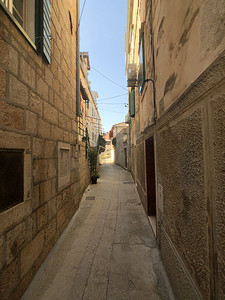 苏佩塔尔老城的街道