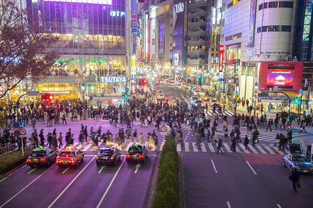 涩谷十字路口之夜