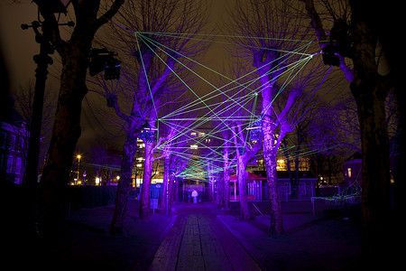 荷兰阿姆斯特丹：2013 年 12 月 30 日的年度阿姆斯特丹灯光节上的灯光激光表演。阿姆斯特丹灯光节是冬季灯光节