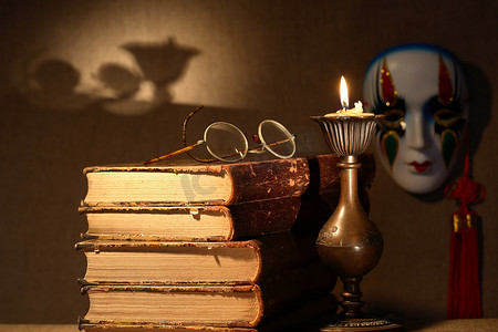 书籍和蜡烛