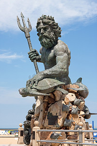 弗吉尼亚海滩的巨型国王海王星雕像