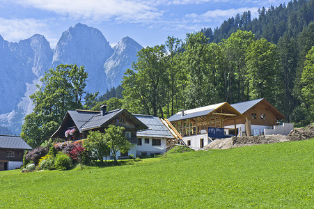 戈绍，阿尔卑斯山的自然景观，拥有德国风格的小房子，奥地利，欧洲