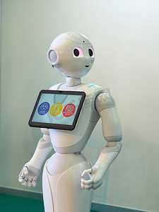 SoftBank Robotics 的 Pepper 是首个提升客户体验的人形助手 意大利都灵 2020 年 2 月 12 日