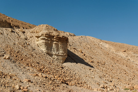 石头沙漠中的风景岩
