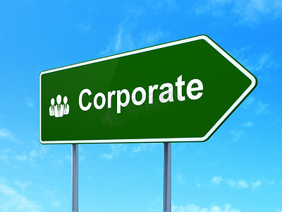 财务概念： 道路标志背景上的公司和商界人士