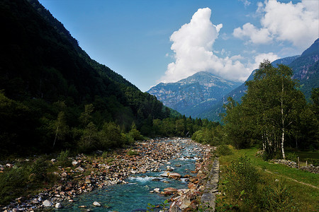瑞士提契诺州杰拉的韦尔扎斯卡河